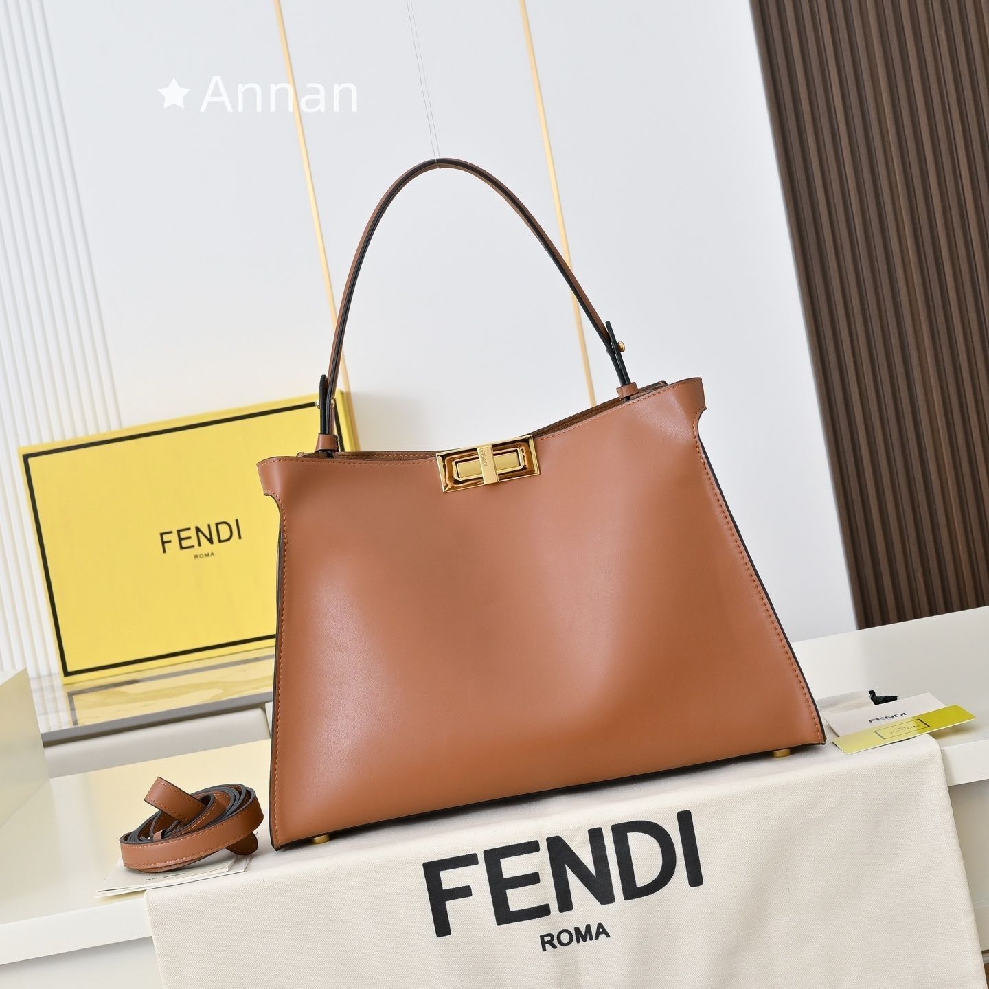 新品 希少 超美品良品良品 レディース FENDI フェンディ ショルダーバッグ