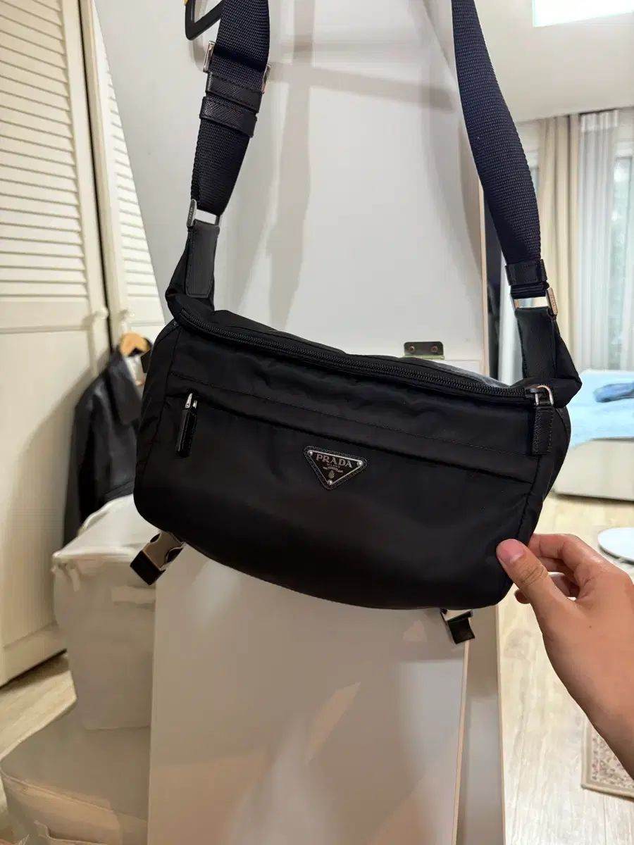 M PRADA プラダ バイカーバッグ ミディ Mサイズ 24 04 購入 159,463円