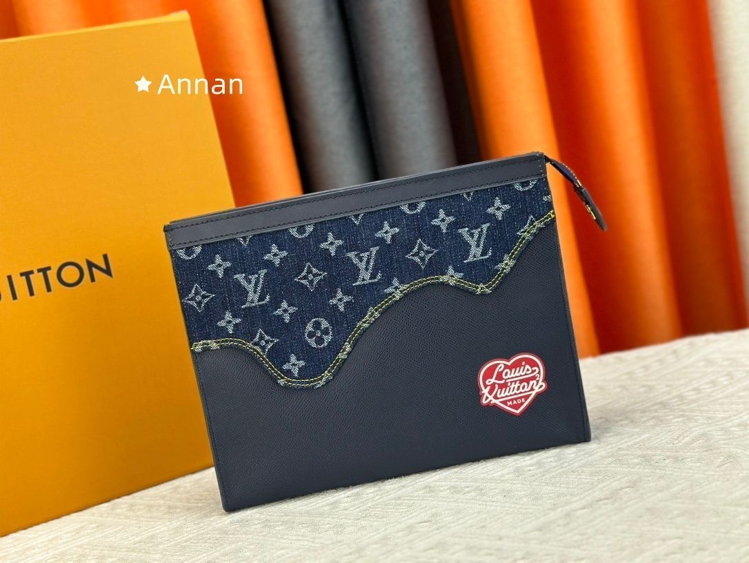 LOUIS VUITTON ルイヴィトン バック バック メンズ ポシェット?ヴォワヤージュ MM