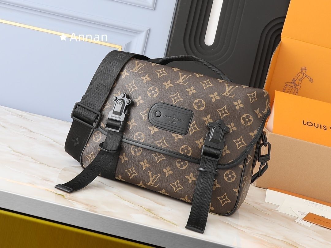 【超極上美品】 LOUIS VUITTON ルイヴィトン バッグ メンズ LV トレイル?メッセンジャー ショルダーバッグ モノグラム M46972
