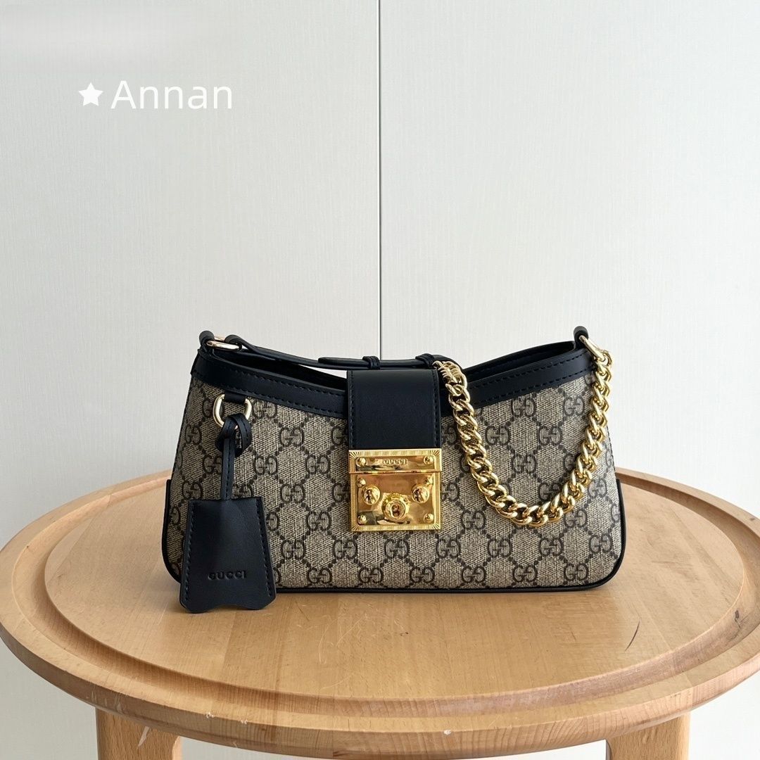 美品 GUCCI グッチ ショルダーバッグ パドロック スモール 811705 ブラック GGスプリーム キャンバス 黒