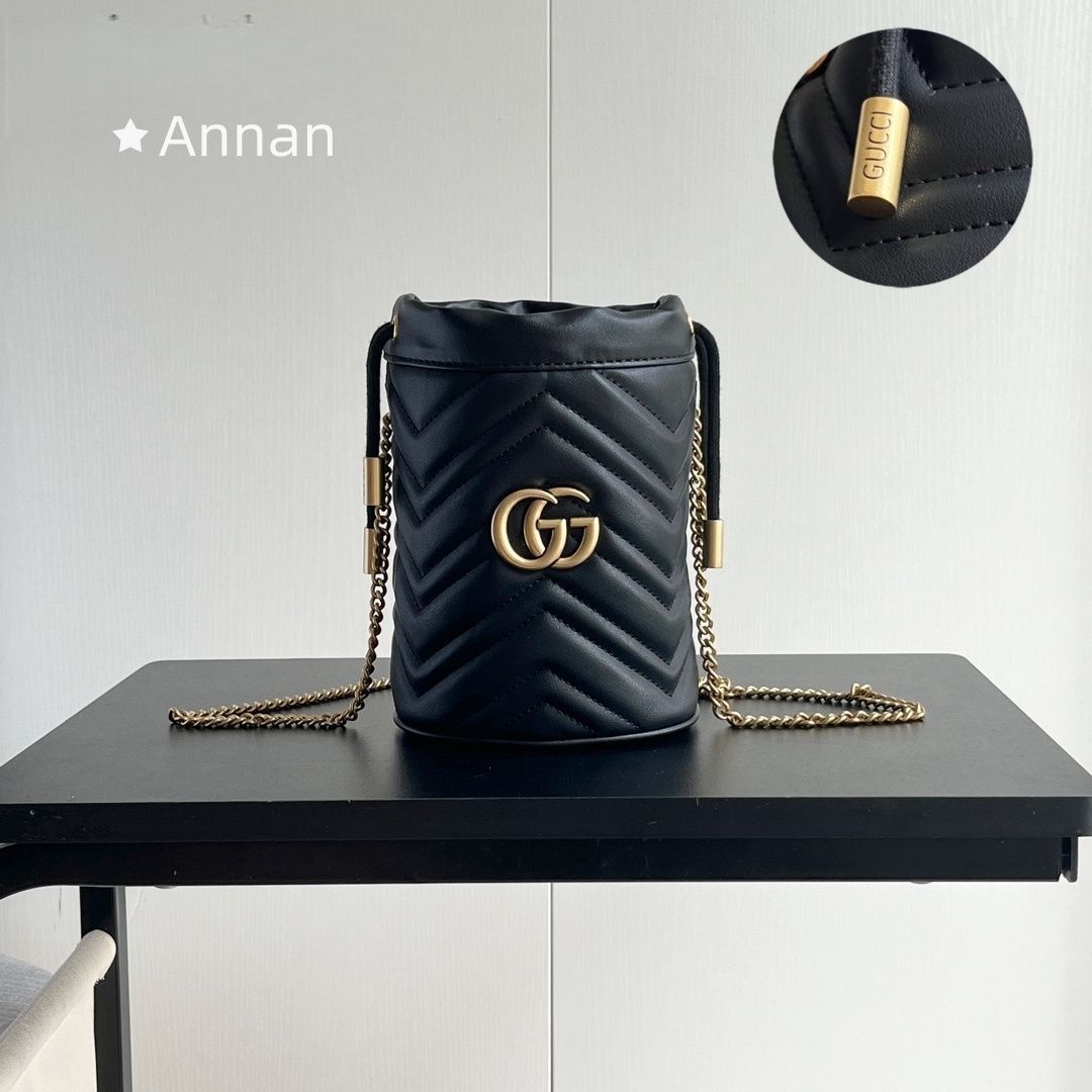 【限定】送料無料 GUCCI グッチ ショルダーバッグ 斜め掛け チェーン 575163 レディース