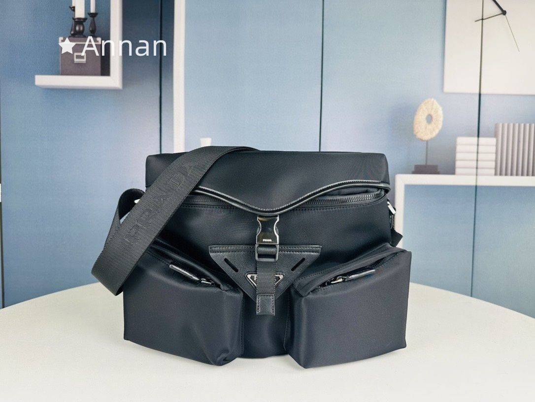 新作 期間限定☆メンズ PRADA プラダ ショルダーバッグ