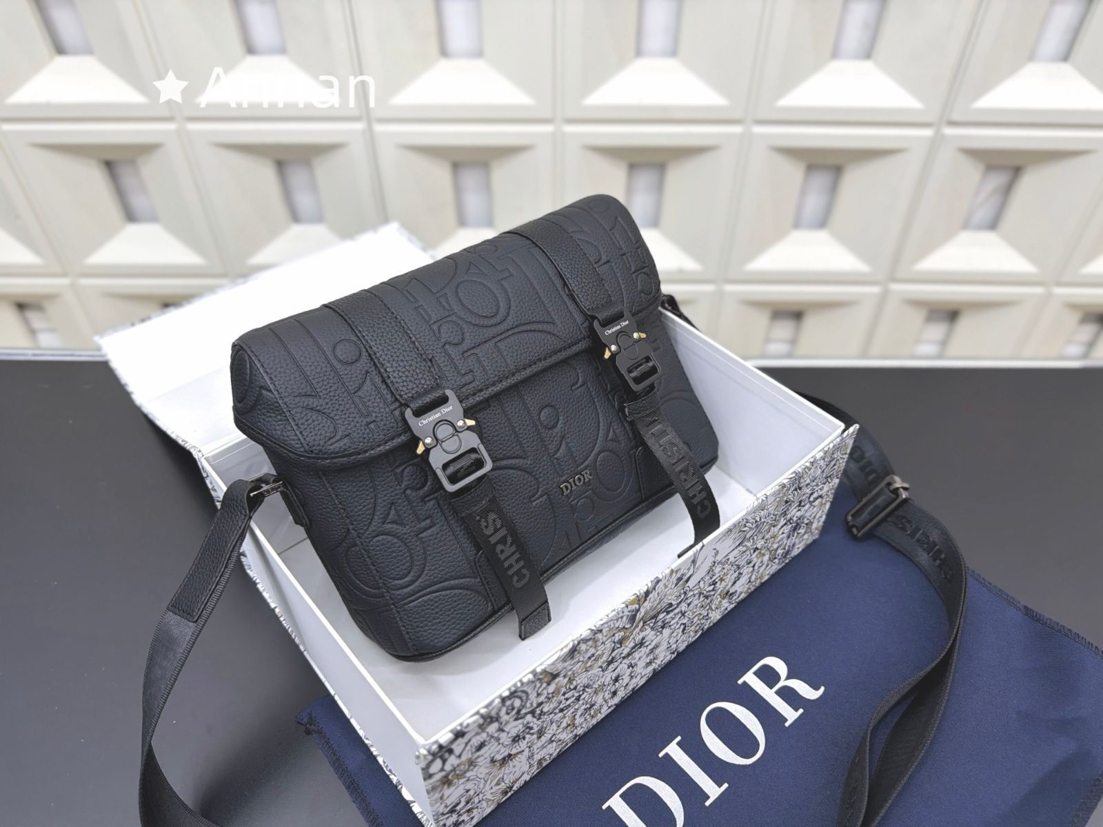 新品同様 人気 人気商品メンズ Christian Dior クリスチャンディオール ショルダーバッグ