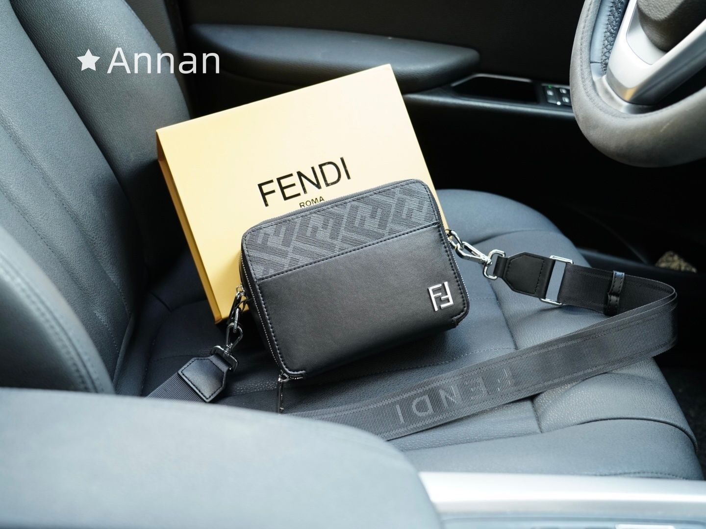 新品 本日特価 本日限定！メンズ FENDI　フェンディ ショルダーバッグ