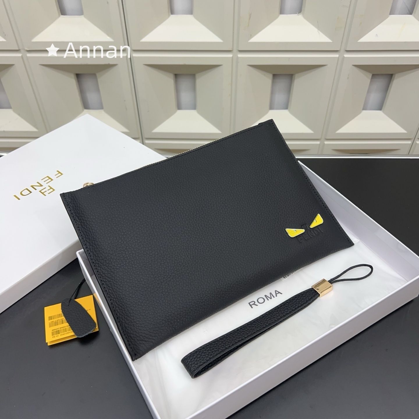 超美品 送料込☆メンズ FENDI　フェンディ クラッチバッグ