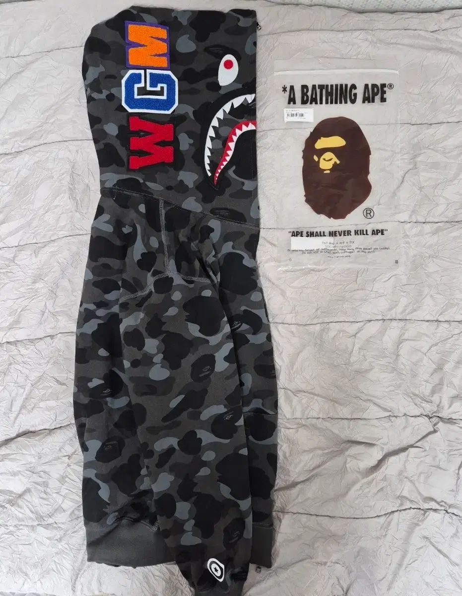 A BATHING APE カモフラ シャーク Tシャツ ブラック M