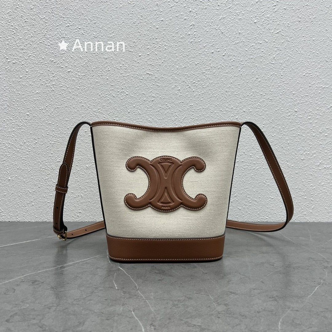 大人気 HERMES(エルメス) ショルダーバッグ コンスタンス18