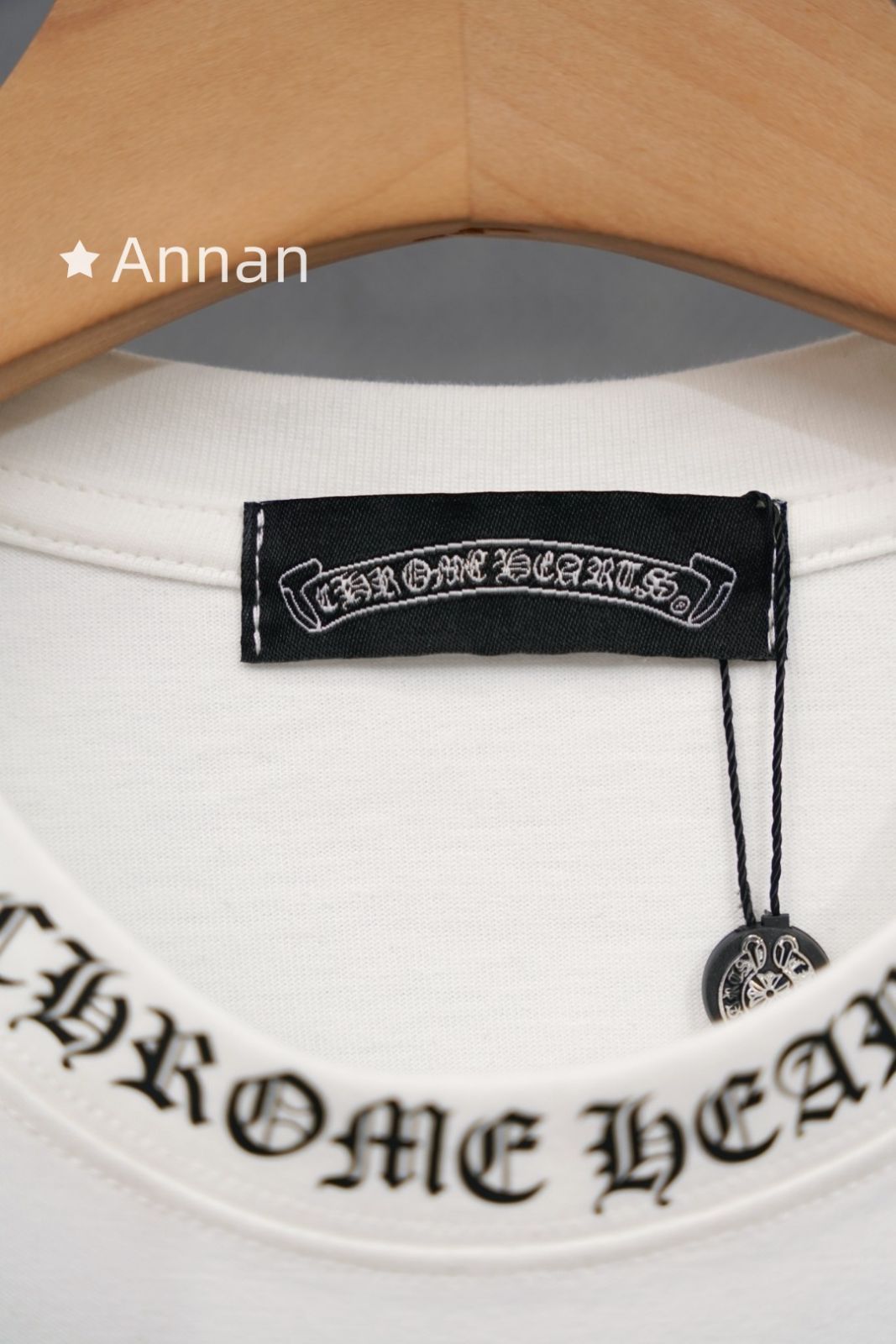 実用性 【極美品】CHROME HEARTS クロムハーツ Tシャツ　半袖　夏服　トップス 男女兼用