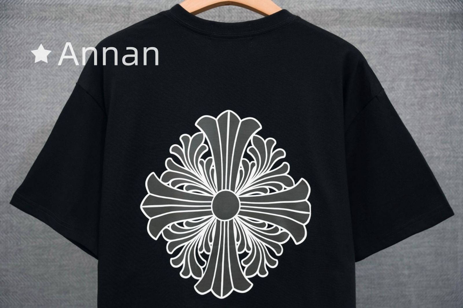 可愛 本日特価 超美品 CHROME HEARTS クロムハーツ Tシャツ　半袖　夏服　トップス 男女兼用