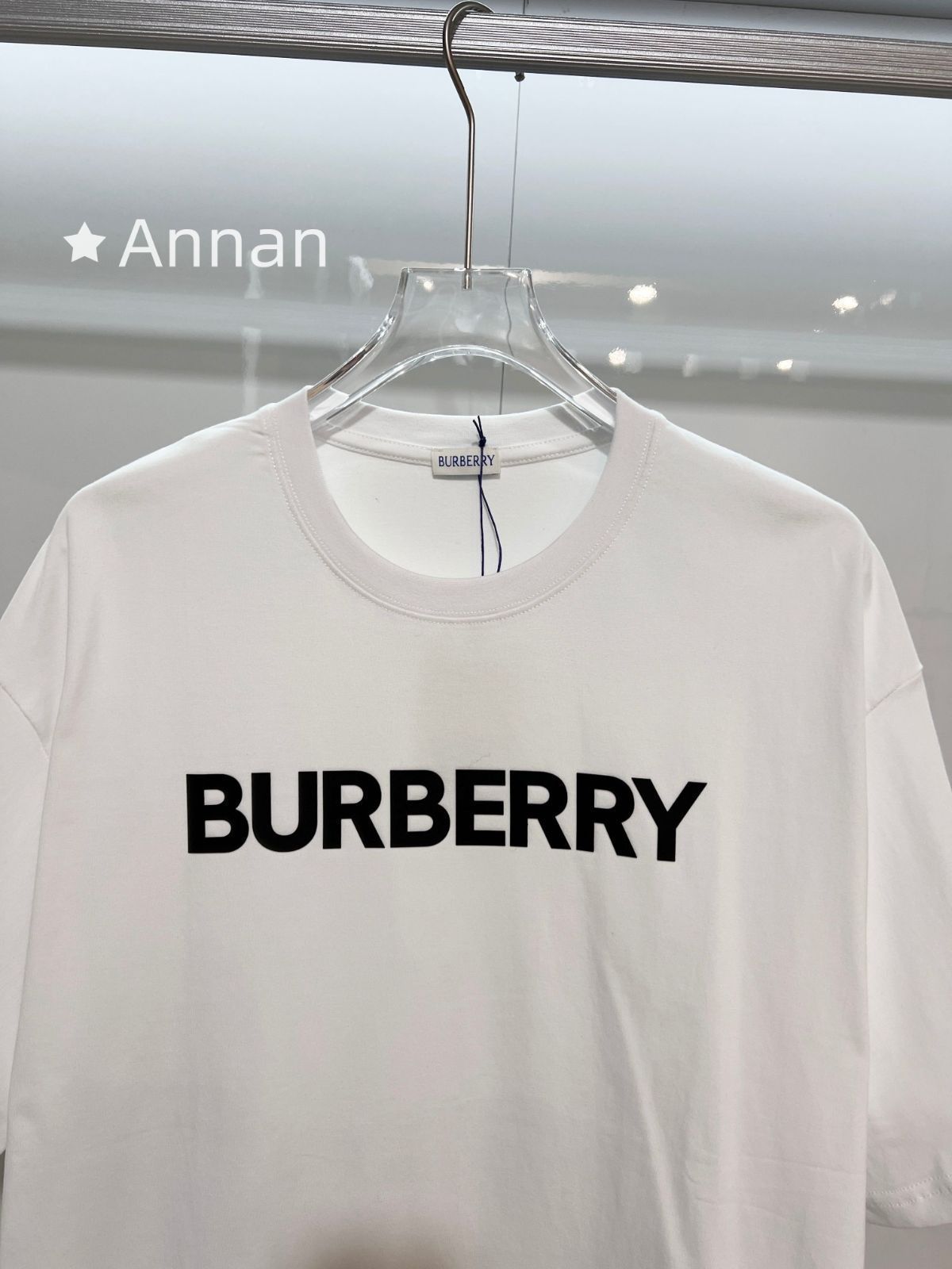 送料込☆ BURBERRY バーバリー Tシャツ 半袖 夏服 トップス 男女兼用 送料込☆ BURBERRY バーバリー Tシャツ 半袖 夏服 トップス 男女兼用