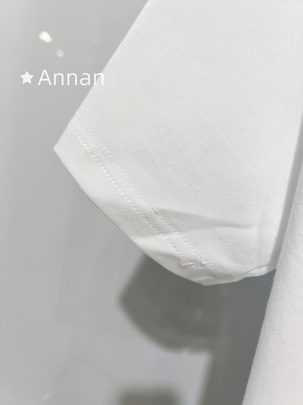 美品★ BURBERRY バーバリー Tシャツ 半袖 夏服 トップス 男女兼用 美品★ BURBERRY バーバリー Tシャツ 半袖 夏服 トップス 男女兼用