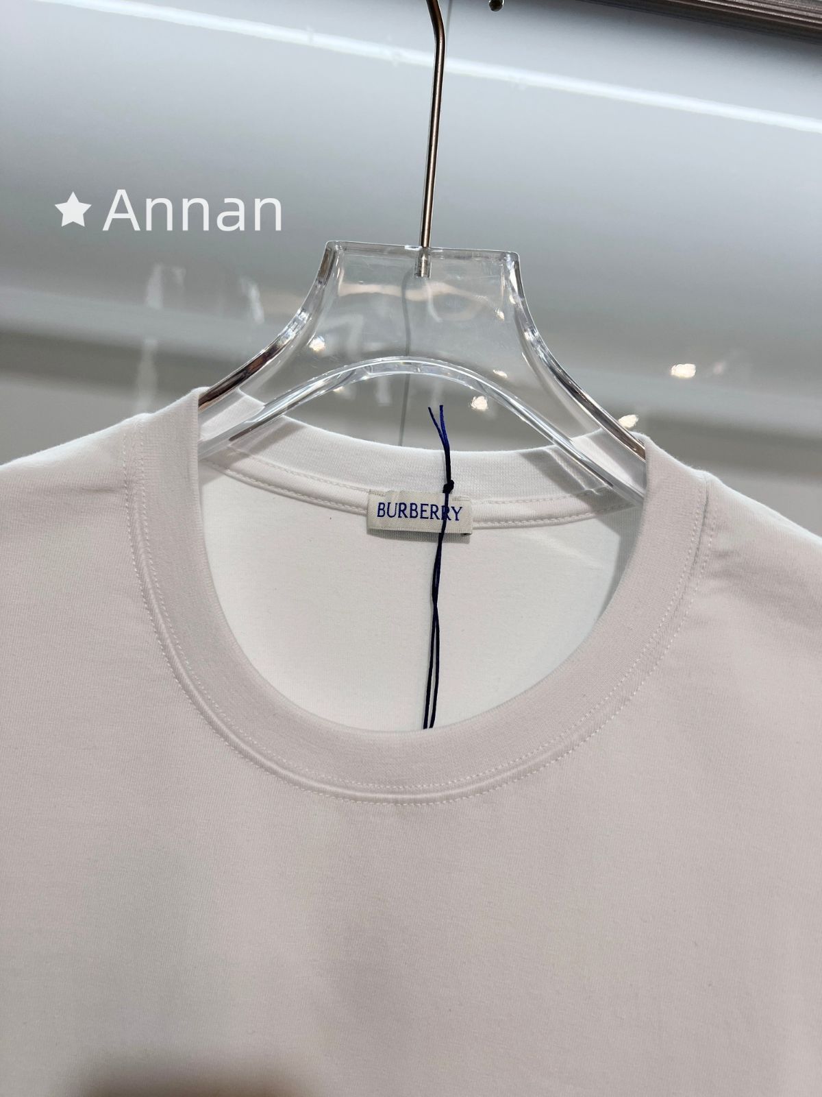 美品★ BURBERRY バーバリー Tシャツ 半袖 夏服 トップス 男女兼用 美品★ BURBERRY バーバリー Tシャツ 半袖 夏服 トップス 男女兼用