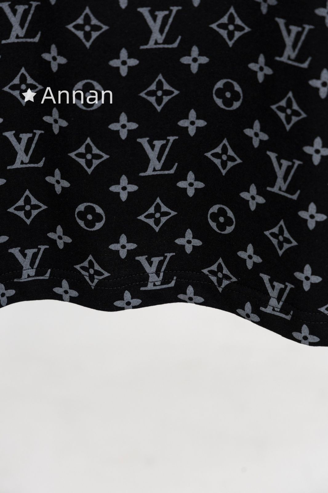 送料無料 LV LOUIS VUITTON ルイヴィトン Tシャツ　半袖　夏服　トップス 男女兼用