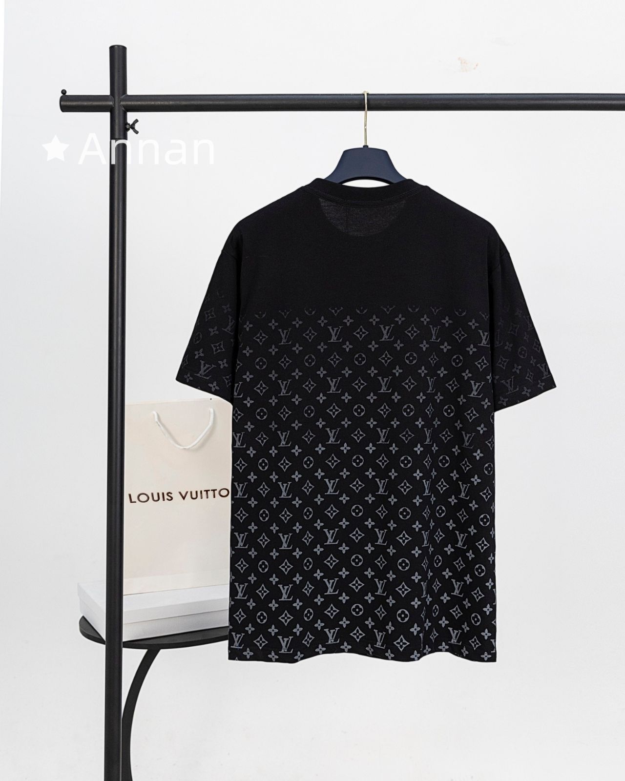 送料無料 LV LOUIS VUITTON ルイヴィトン Tシャツ　半袖　夏服　トップス 男女兼用