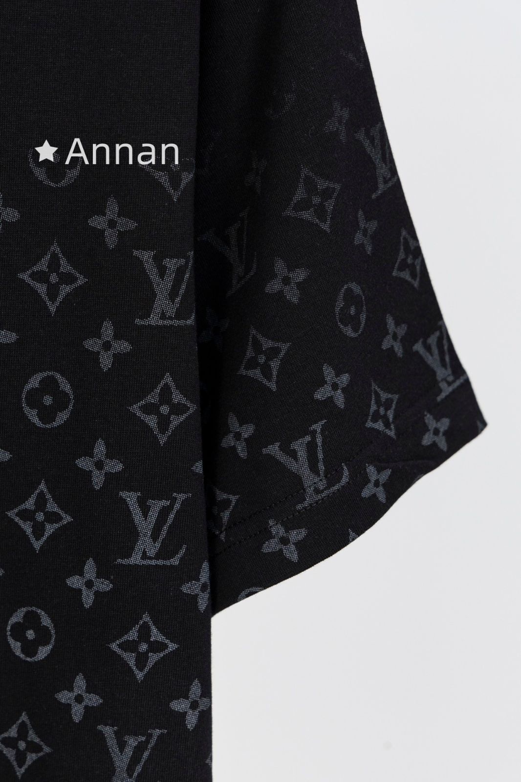 送料無料 LV LOUIS VUITTON ルイヴィトン Tシャツ　半袖　夏服　トップス 男女兼用