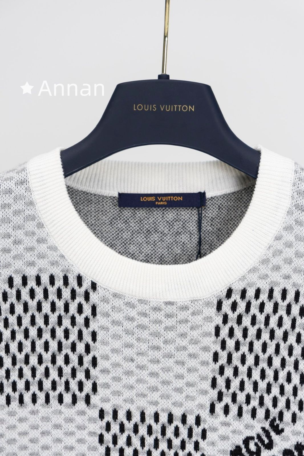 美品 LV LOUIS VUITTON ルイヴィトン Tシャツ 半袖 夏服 トップス 男女兼用 美品 LV LOUIS VUITTON ルイヴィトン Tシャツ 半袖 夏服 トップス 男女兼用