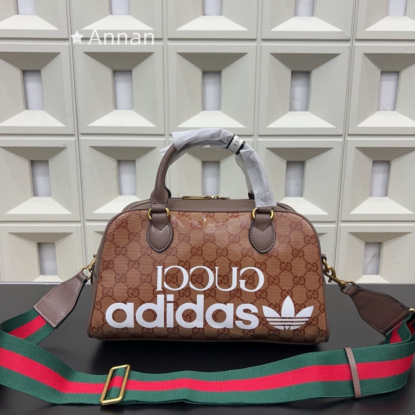 美品★ GUCCI グッチ ハンドバッグ adidasコラボ ミニダッフルバッグ GGクリスタル