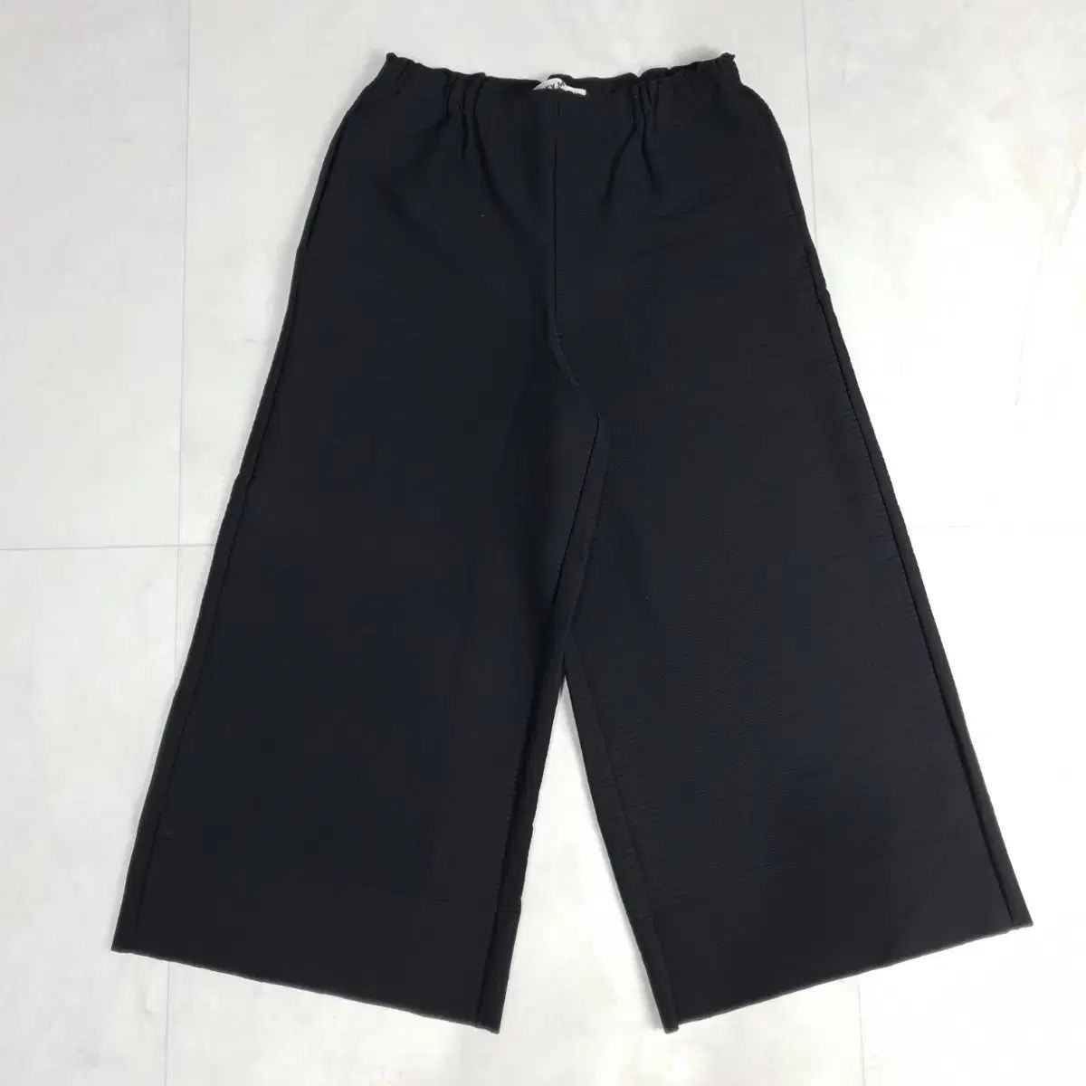 ISSEY MIYAKE イッセイミヤケ ブラック ストレッチ パンツ