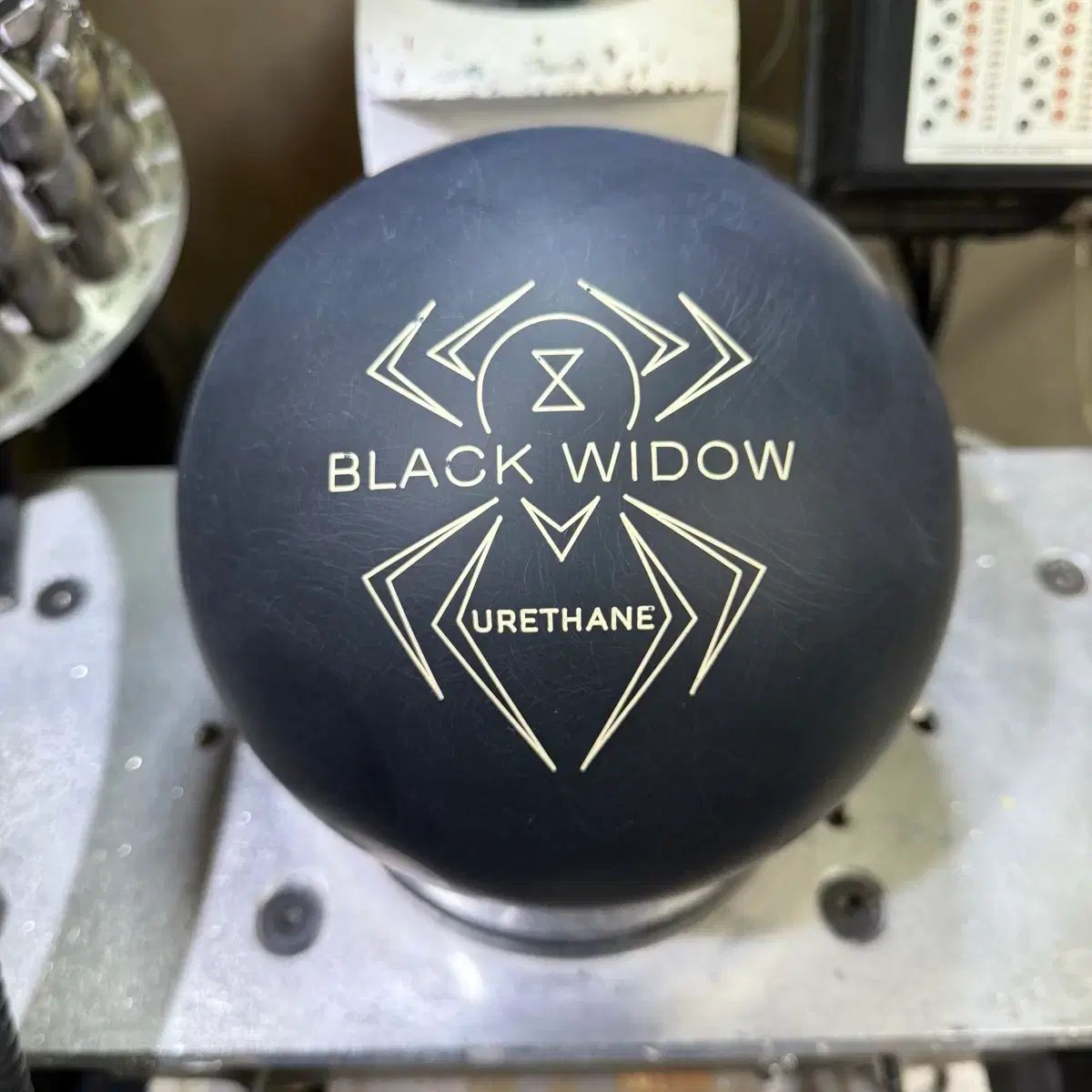 HAMMER(ハンマー) - black widow（ブラックウィドウ） ブラック ウレタン 15 パウンド (公式球)