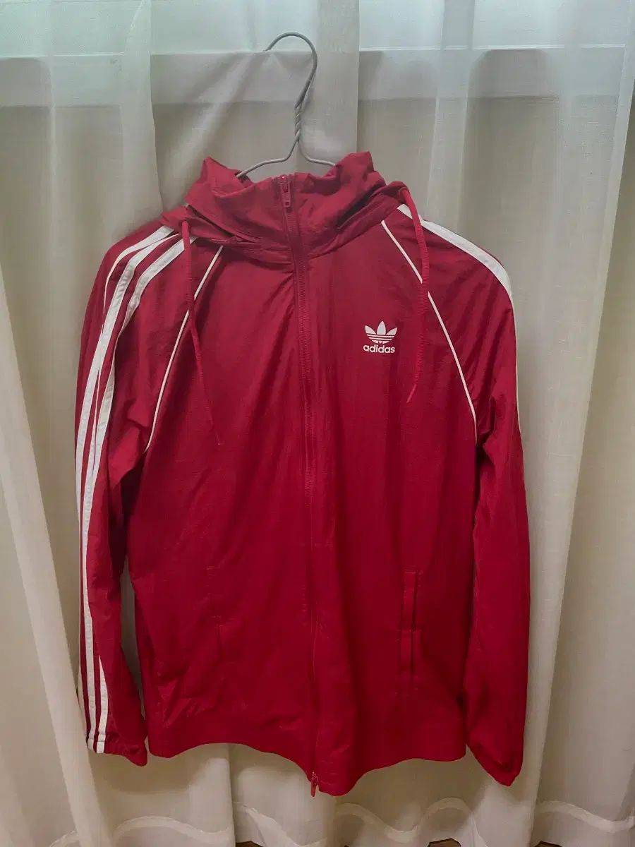 adidas アディダス レッド ウィンドブレーカー