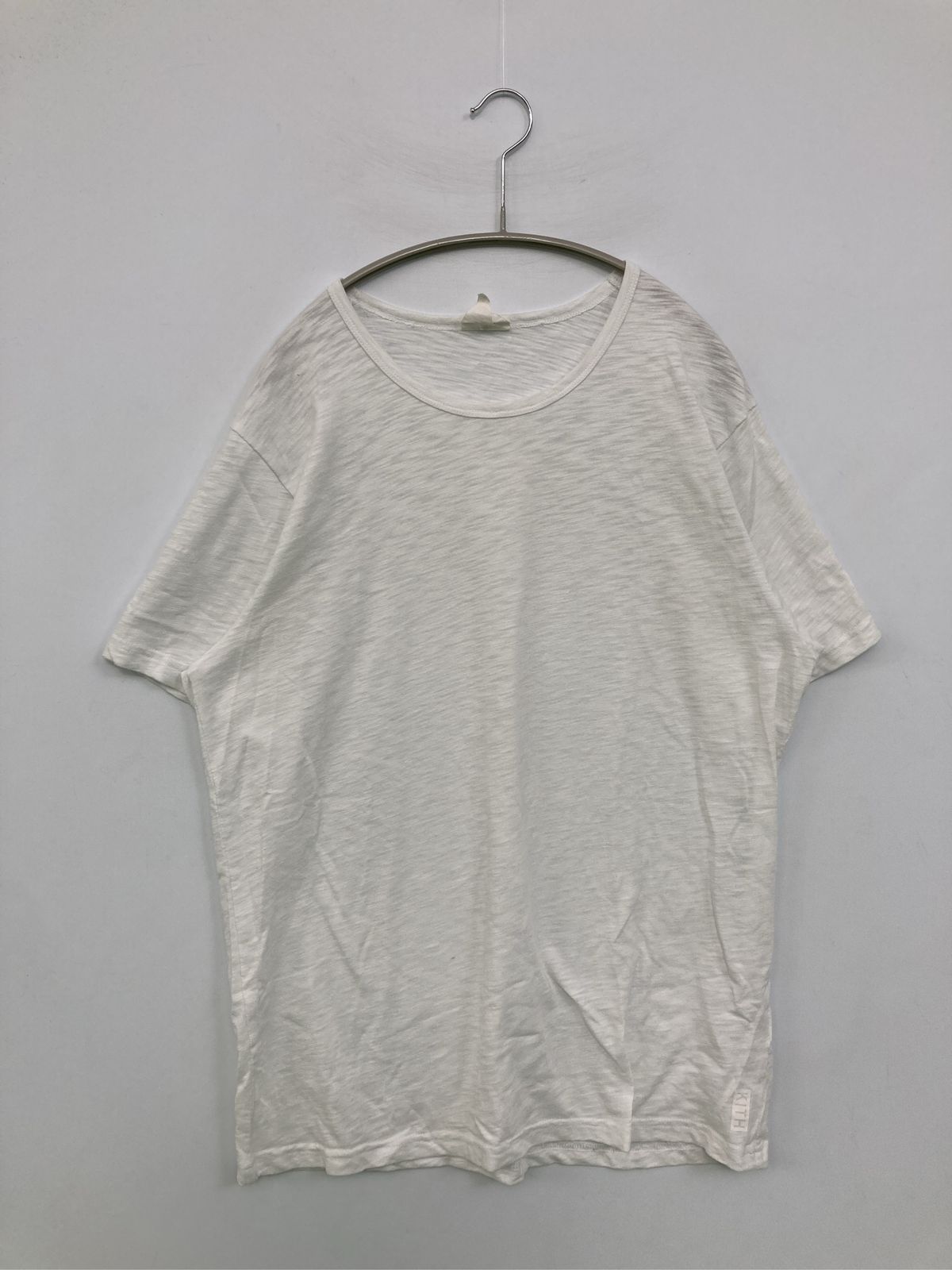 KITH キス Tシャツ/カットソー MEDIUM ホワイト 無地 ミドル丈 半袖 Uネック メンズ
