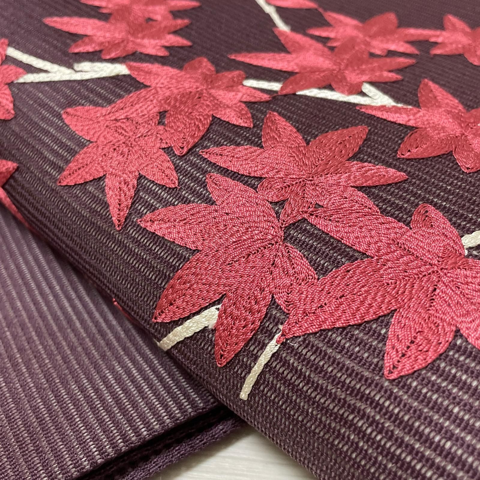 開き名古屋帯 絽綴れ 刺繍の紅葉 正絹 着物 X-4168