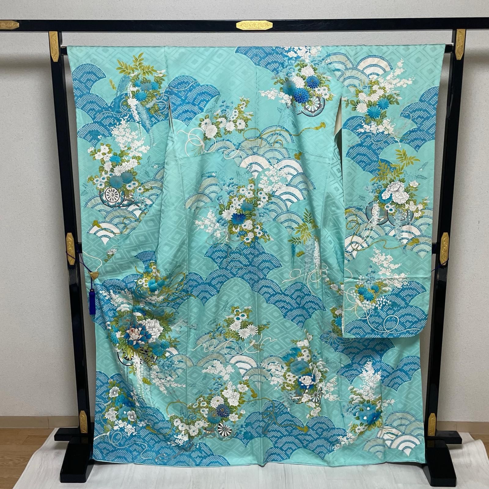 【NEW】美品♡ 青海波 花柄 グリーン系の素敵な正絹着物 振袖 トールサイズ 花車 青海波 美しい染め 着物 正絹 X-4183 - メルカリ