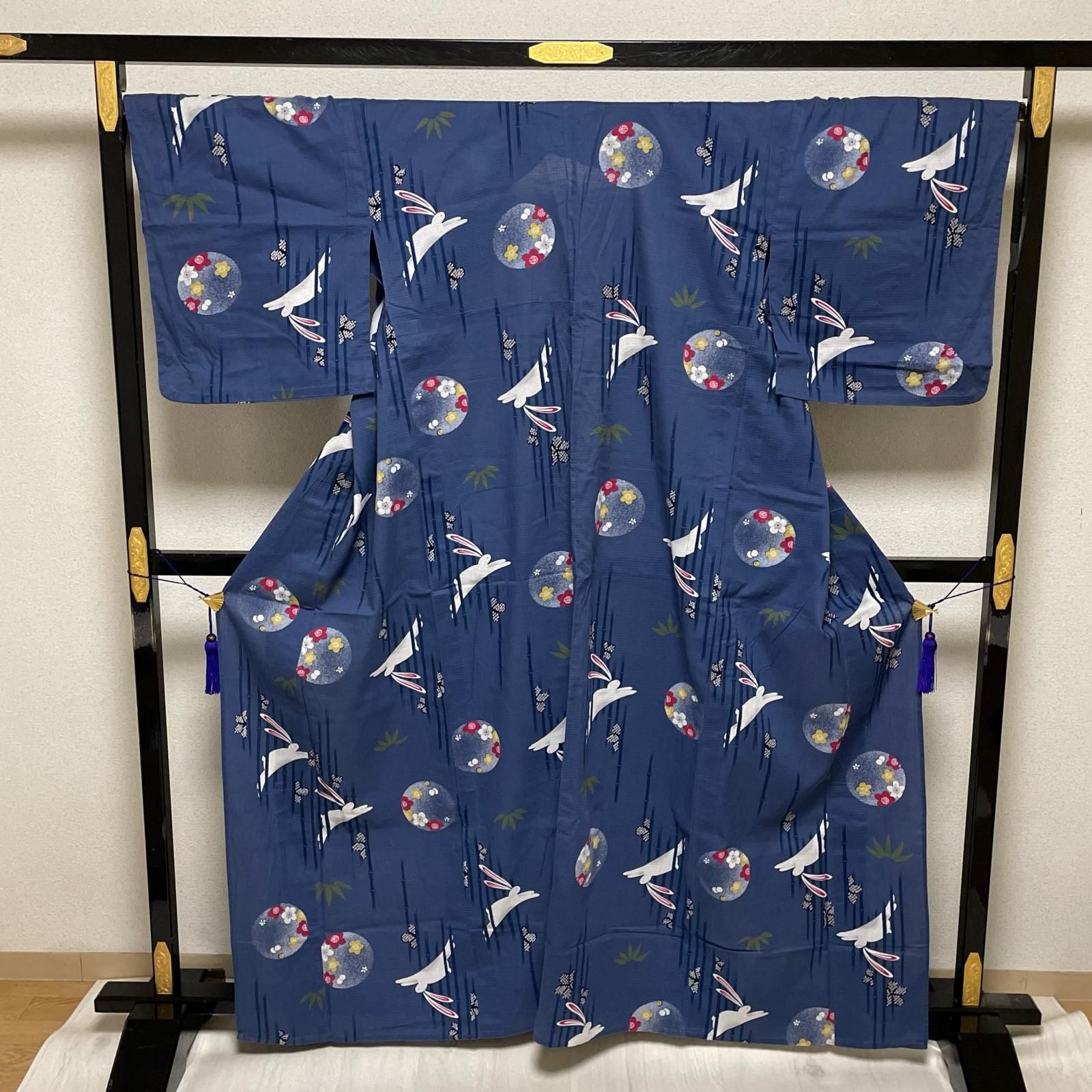 浴衣 綿紅梅 裄69 可愛いうさぎ たたき染めに花模様 着物 綿 X-4284