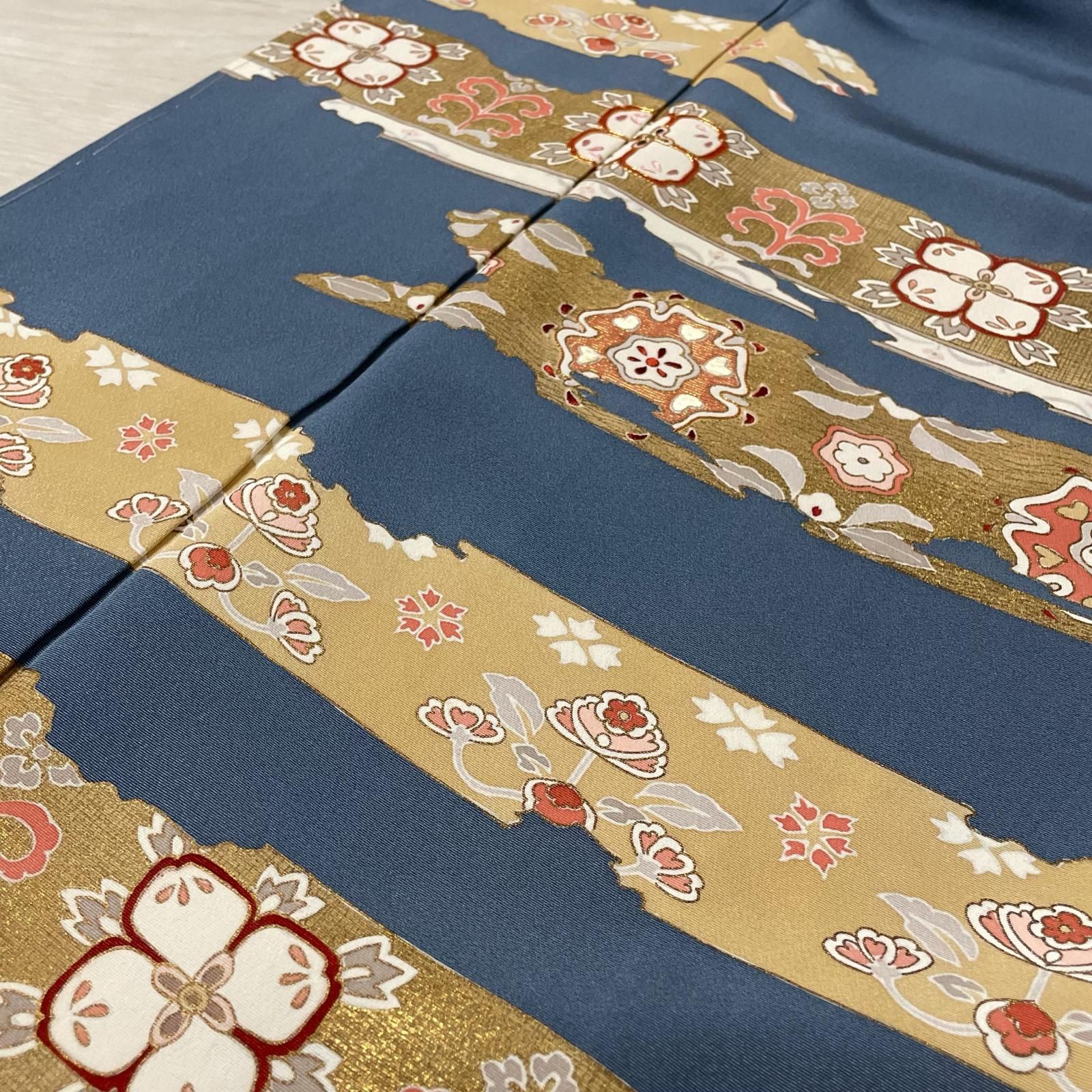 付下げ 霞に花模様 金彩 金駒刺繍 着物 正絹 一つ紋 X-4355