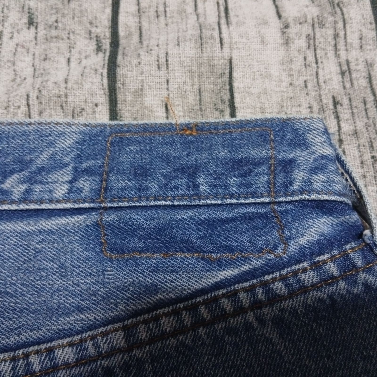 W34】雰囲気 82年製 赤耳 オリジナル Levi's 501 セルビッチ 黒カン