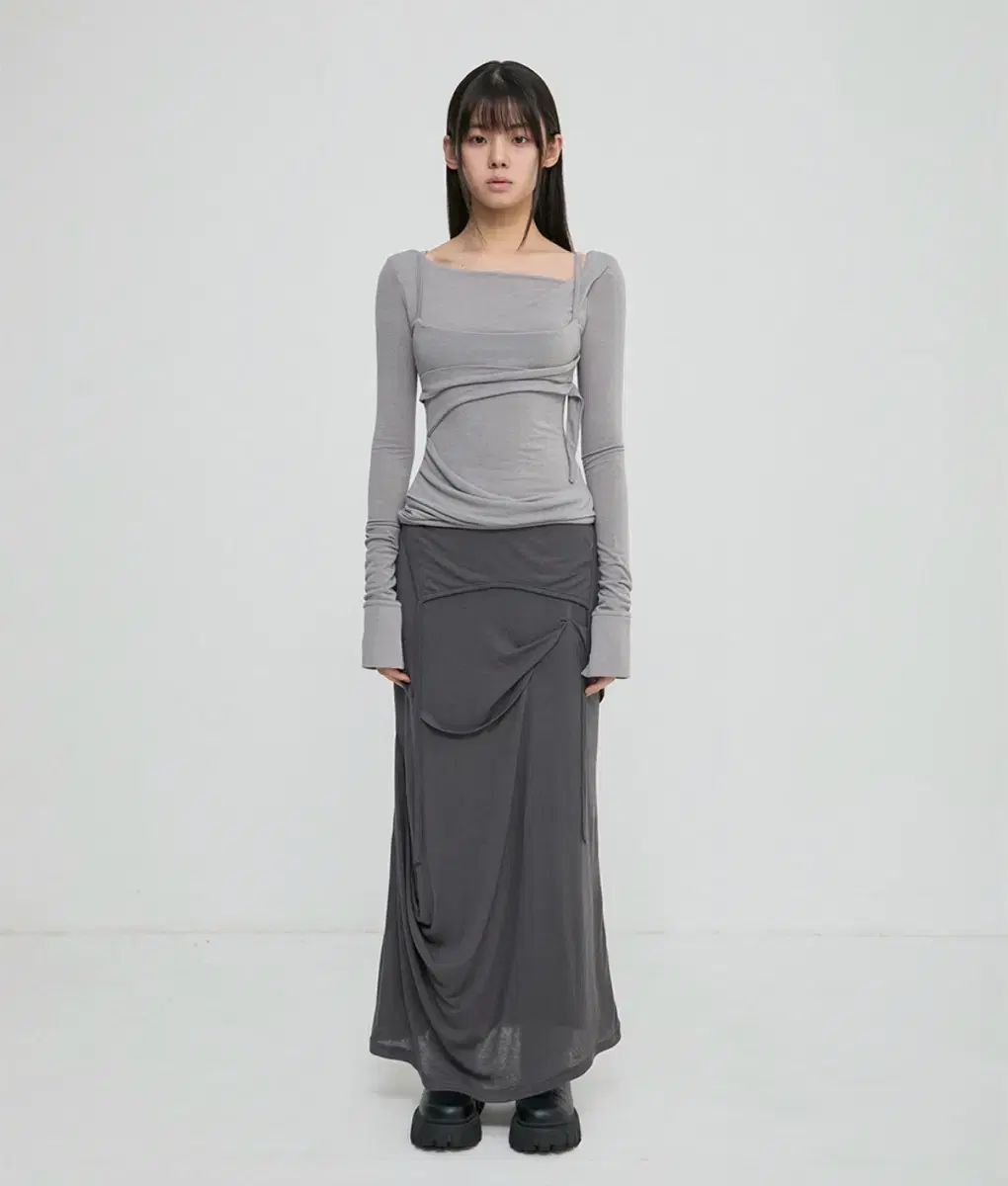 新品/写真O フレアアップ ドレープ ロング丈スカート(dark gray)