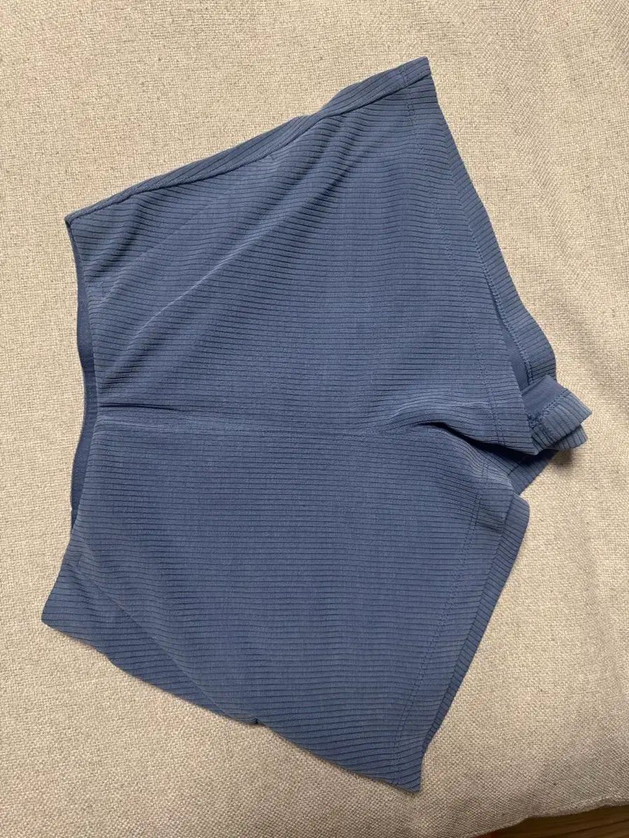 lululemon リブド ソフトストリーム ゴージ ハイウエスト ショーツ 2インチ ブルー