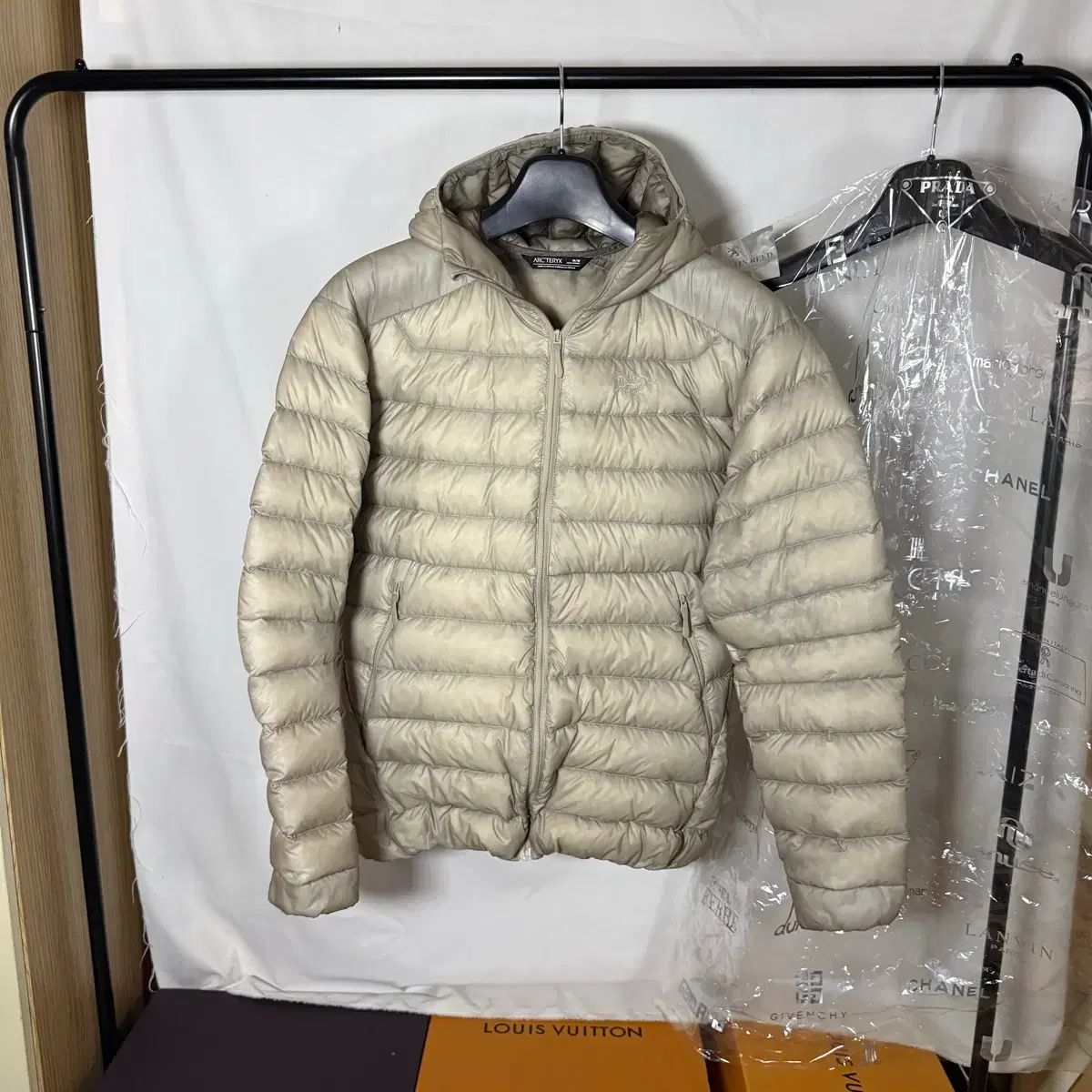 Mサイズ 25年2月/Kream購入 ARC'TERYX Cerium（アークテリクス セリウム） フーディ 룬 軽量ダウン