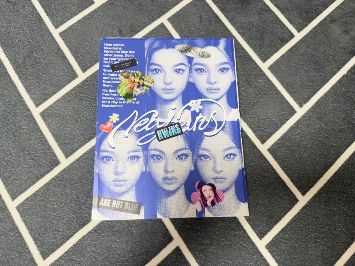 NewJeans（ニュージーンズ・ニュジ）サイン入り アルバム サイン ブルーブック Blue Book Attention 1st Album 5名 ペンサ サイン会