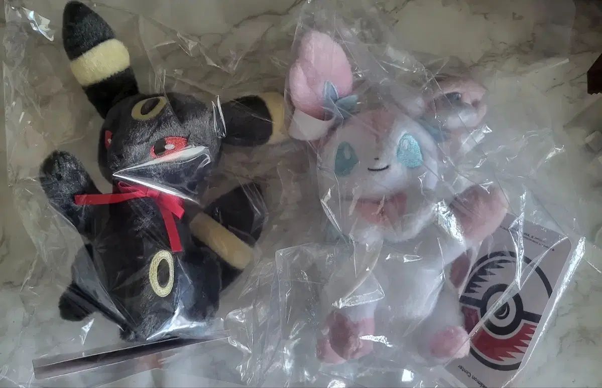 ポケットモンスター ハイファイブ ブラッキー ぬいぐるみ 出品