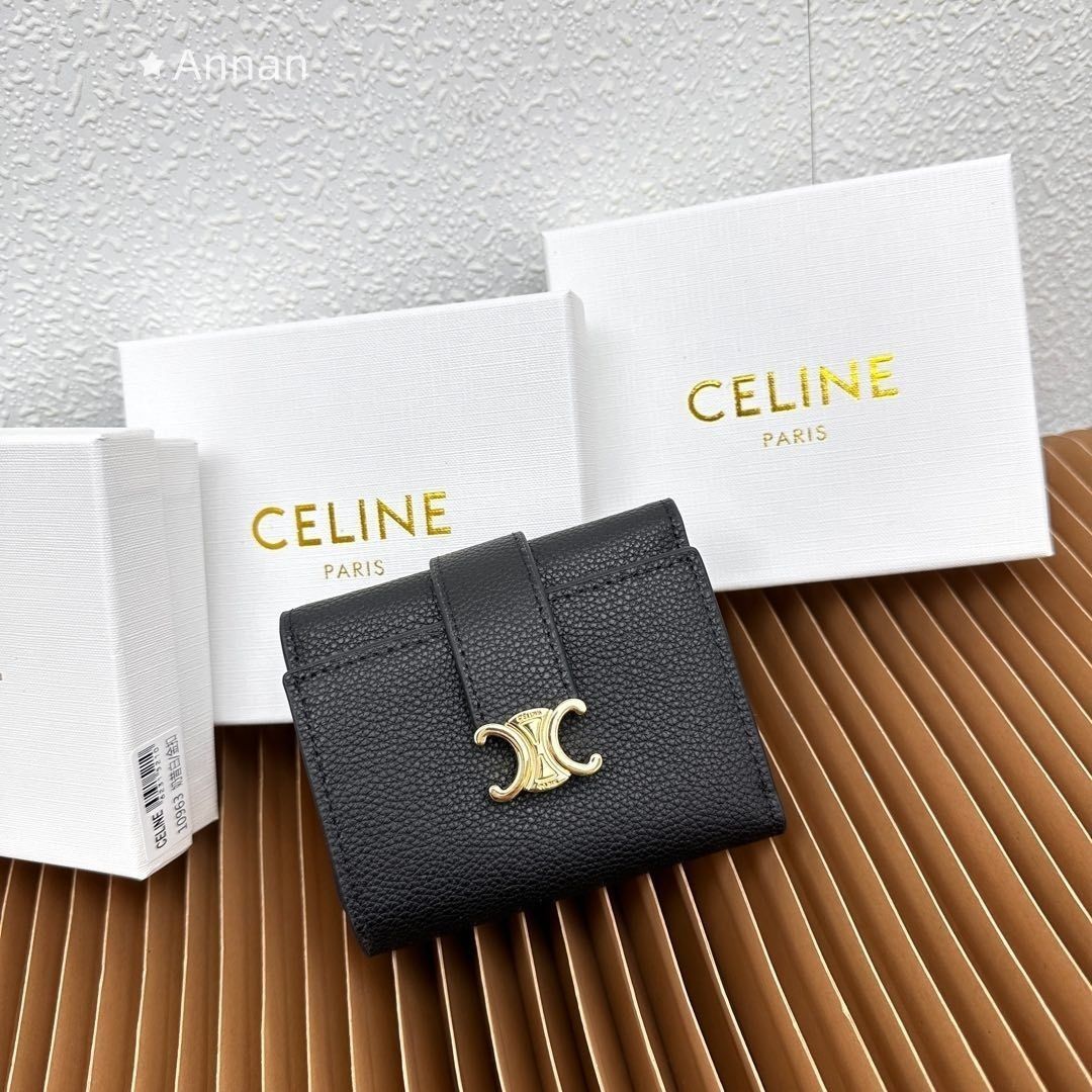 新品に近い?新型 CELINE セリーヌ ウォレット 折り財布 小銭入れ