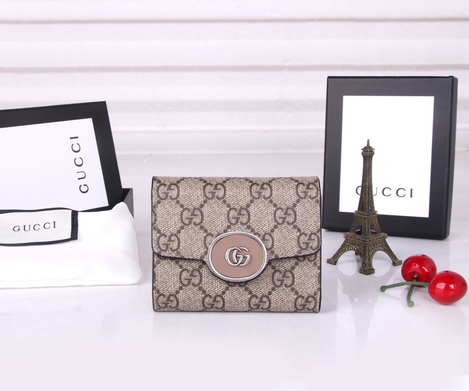 美品 期間限定☆ GUCCI グッチ 折り財布 小銭入れ