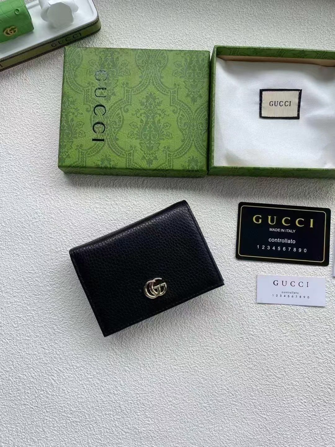 本日特価 GUCCI グッチ 折り財布 小銭入れ