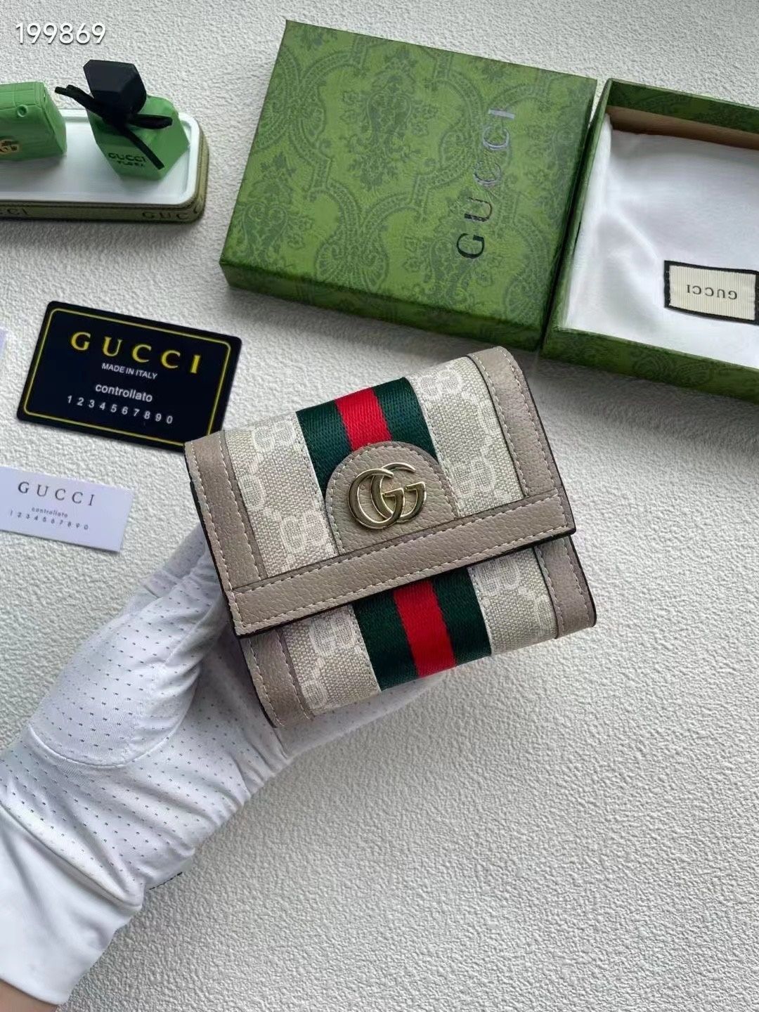使用少 極美品 GUCCI グッチ ウォレット 折り財布 小銭入れ
