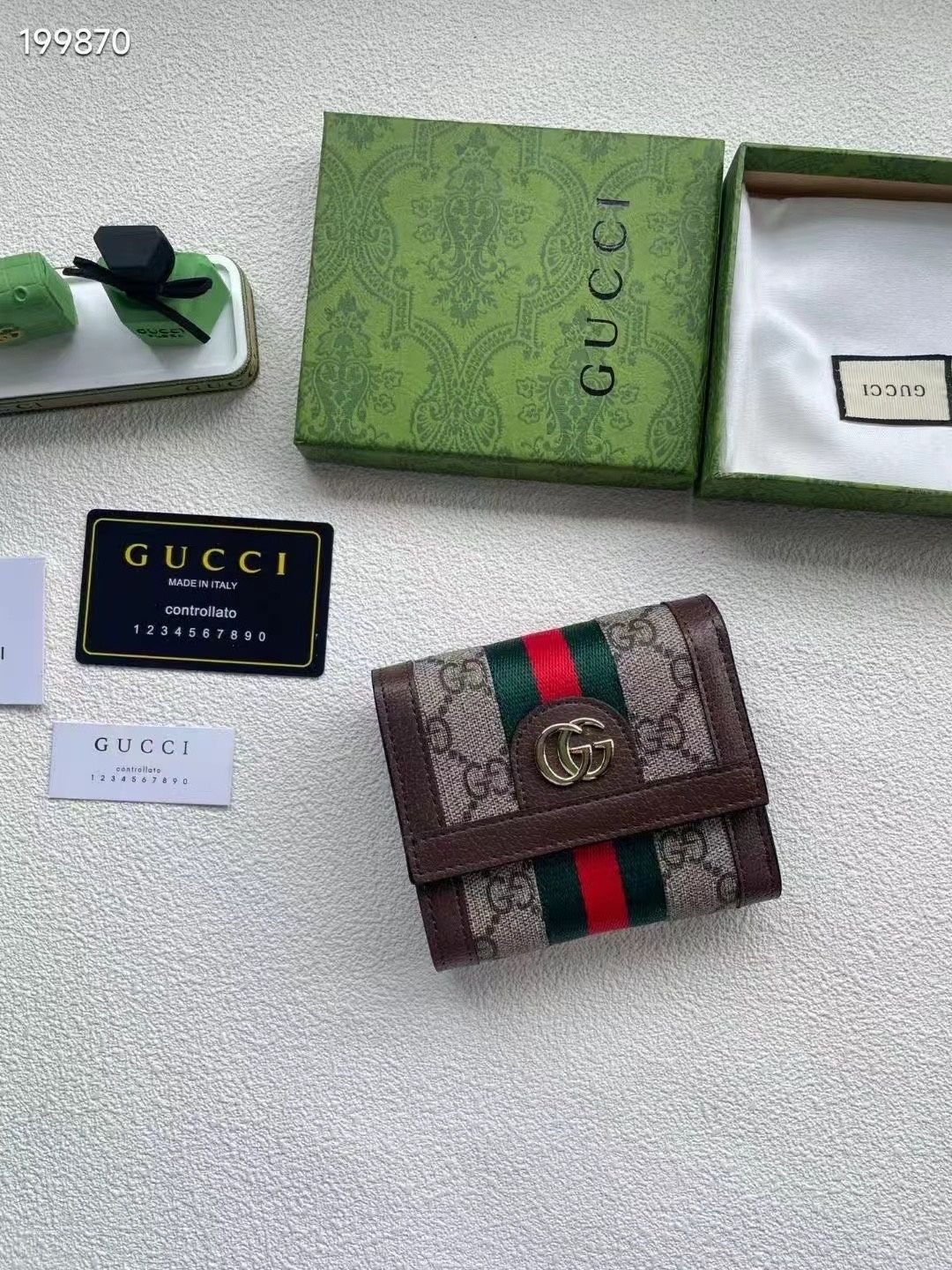 激レア 本日特価 GUCCI グッチ ウォレット 折り財布 小銭入れ