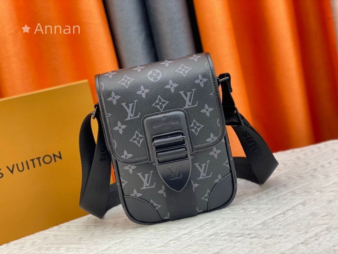 美品 LOUIS VUITTON ルイ ヴィトン メンズ ショルダーバッグ