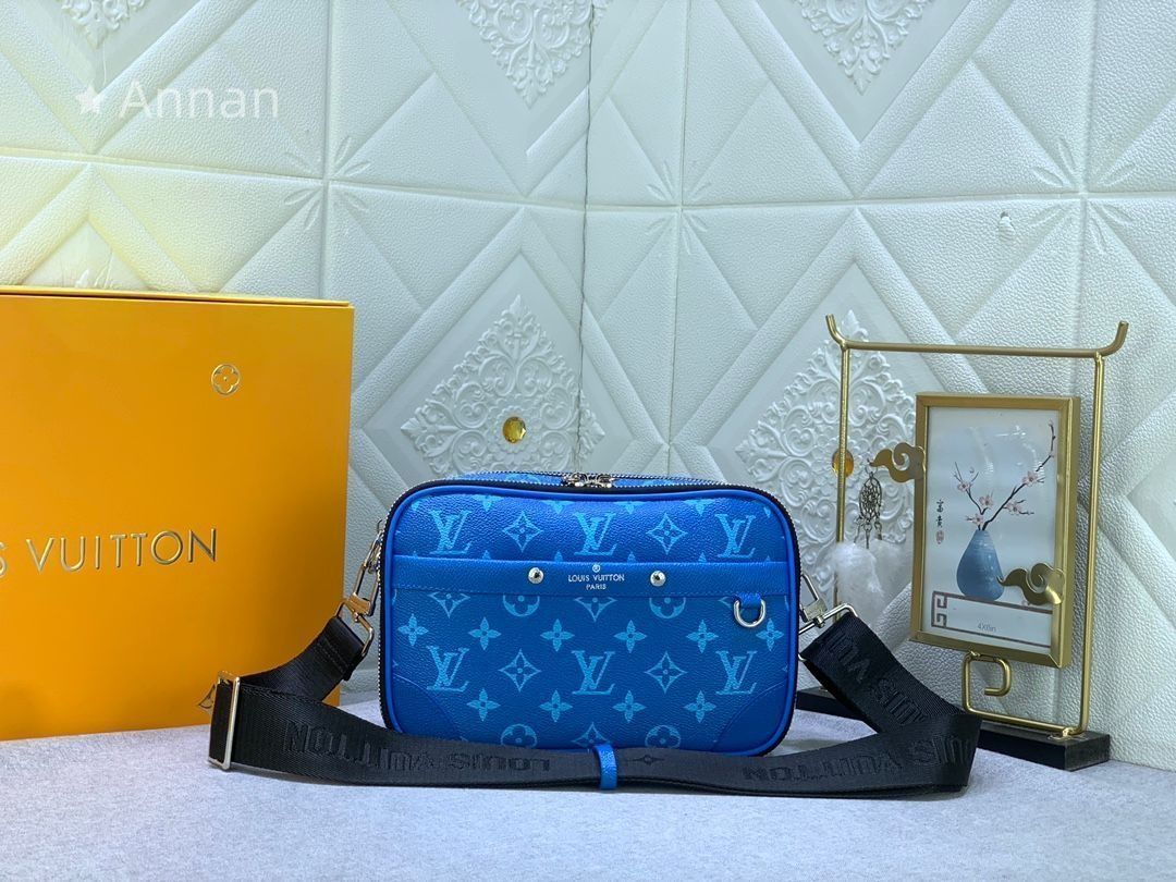 送料込☆ LOUIS VUITTON ルイヴィトン メンズ ショルダーバッグ