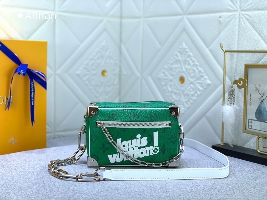 ルイ?ヴィトン LOUIS VUITTON ショルダーバッグ 男女兼用 ミニ?ソフトトランク　エヴリデイLV M80816 グリーン/ホワイト/シルバー金具 モノグラム