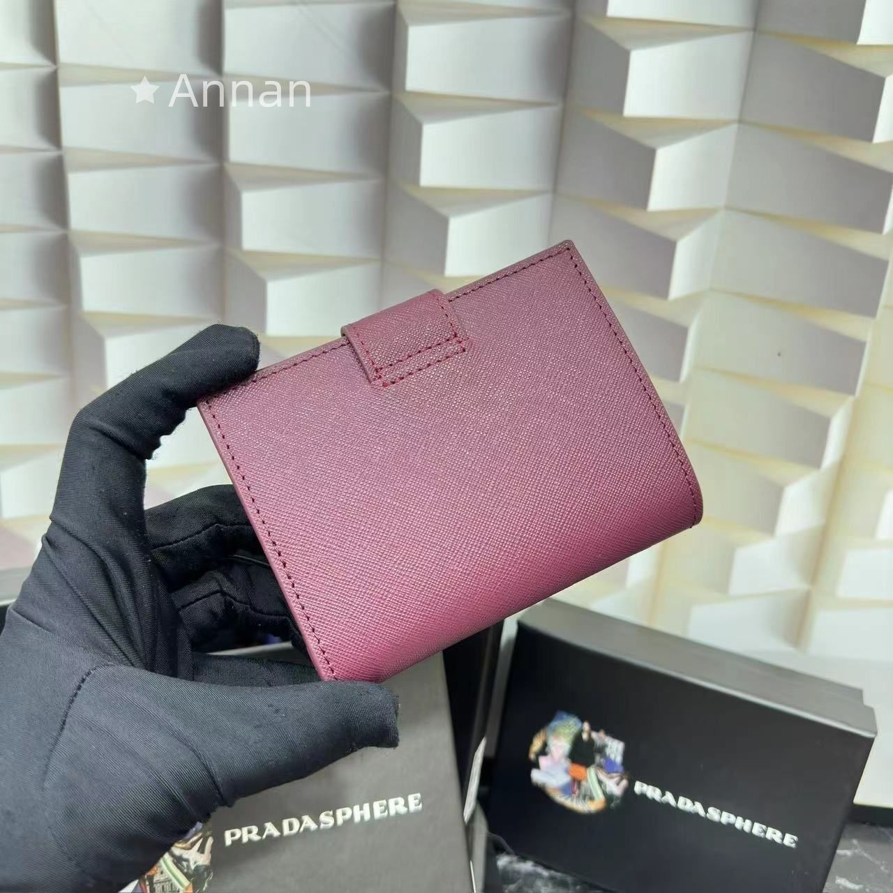 激レア 本日特価 PRADA プラダ 折り財布 小銭入れ - メルカリ