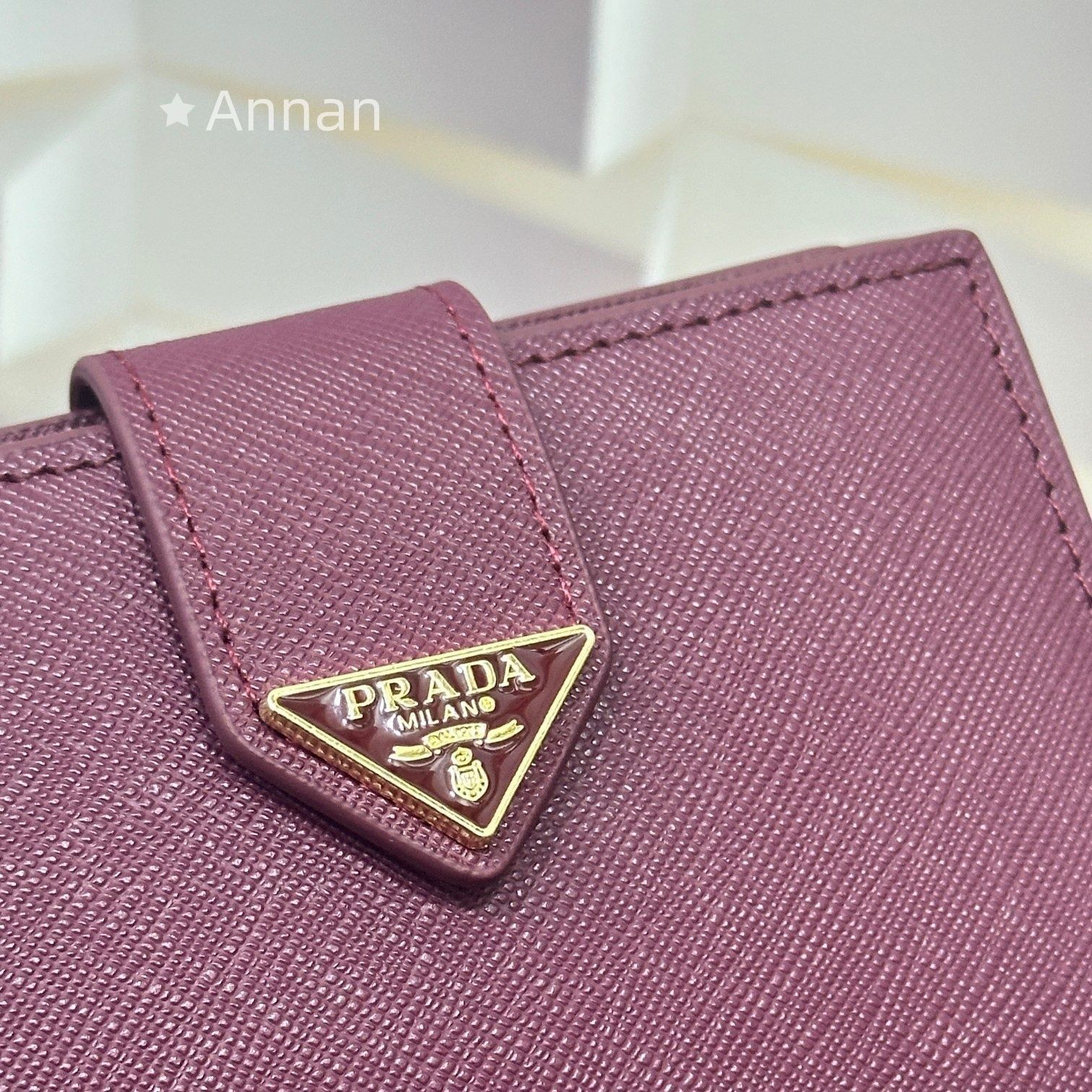 激レア 本日特価 PRADA プラダ 折り財布 小銭入れ - メルカリ
