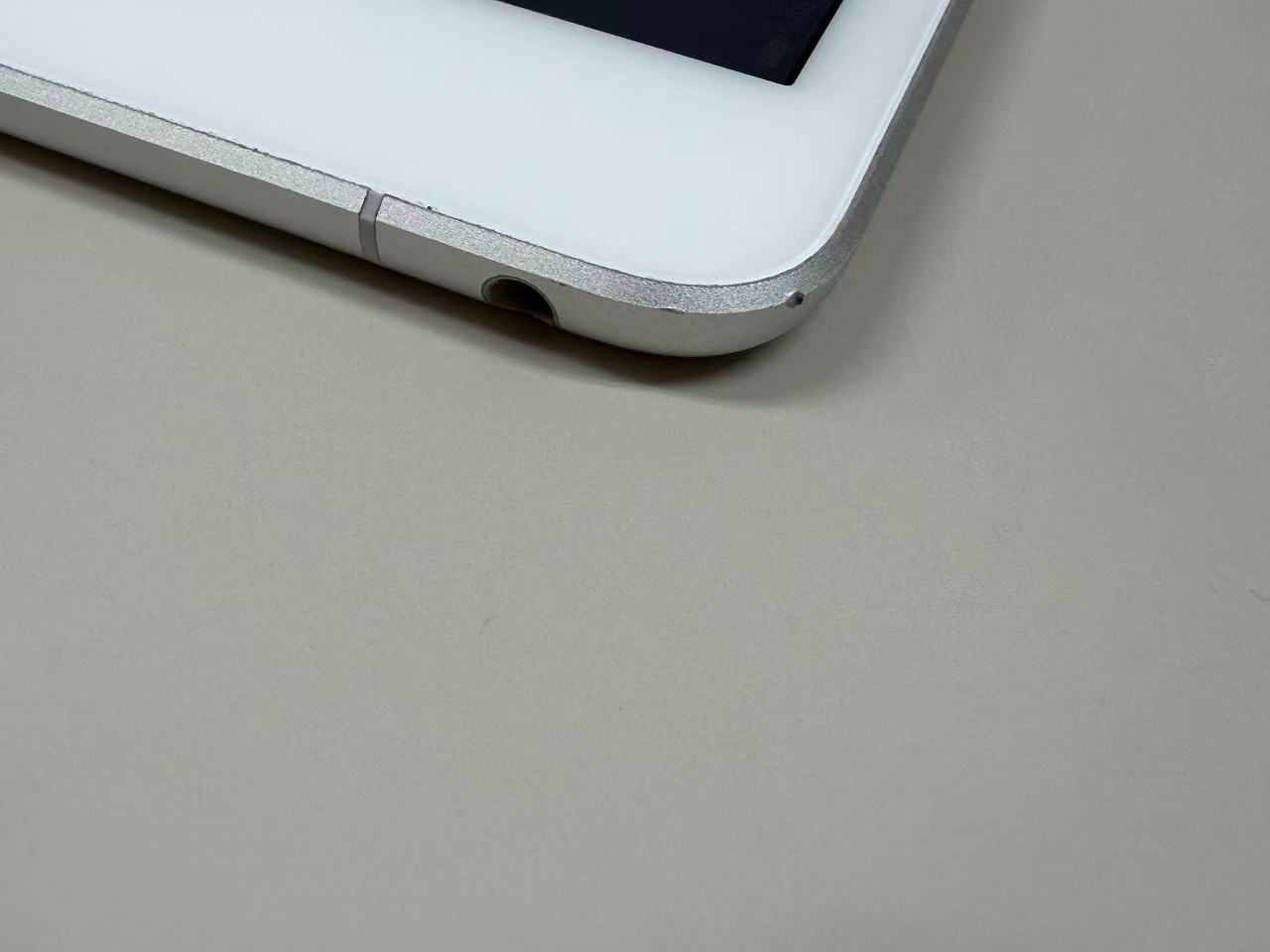 美品 iPad mini 5 SIMフリー 64GB シルバー - メルカリ