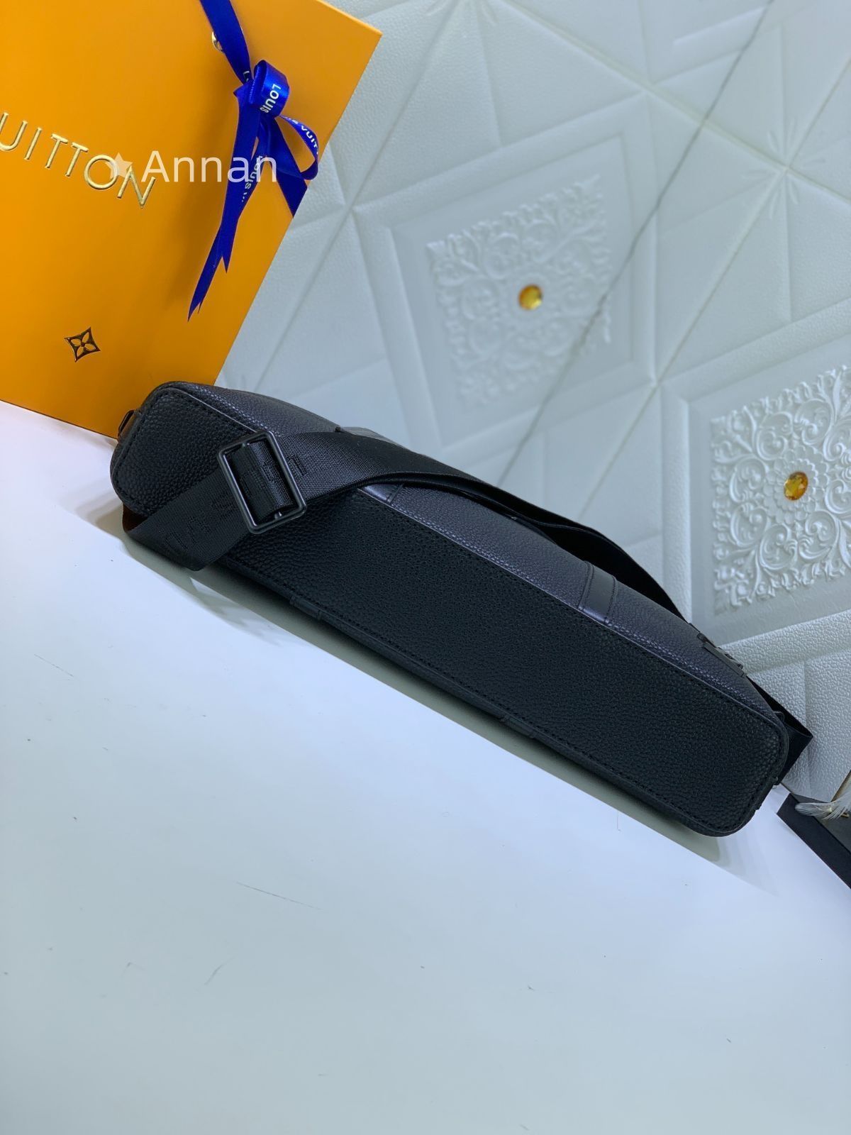 美品 LOUIS VUITTON ルイヴィトンメンズ ビジネスバッグ LV