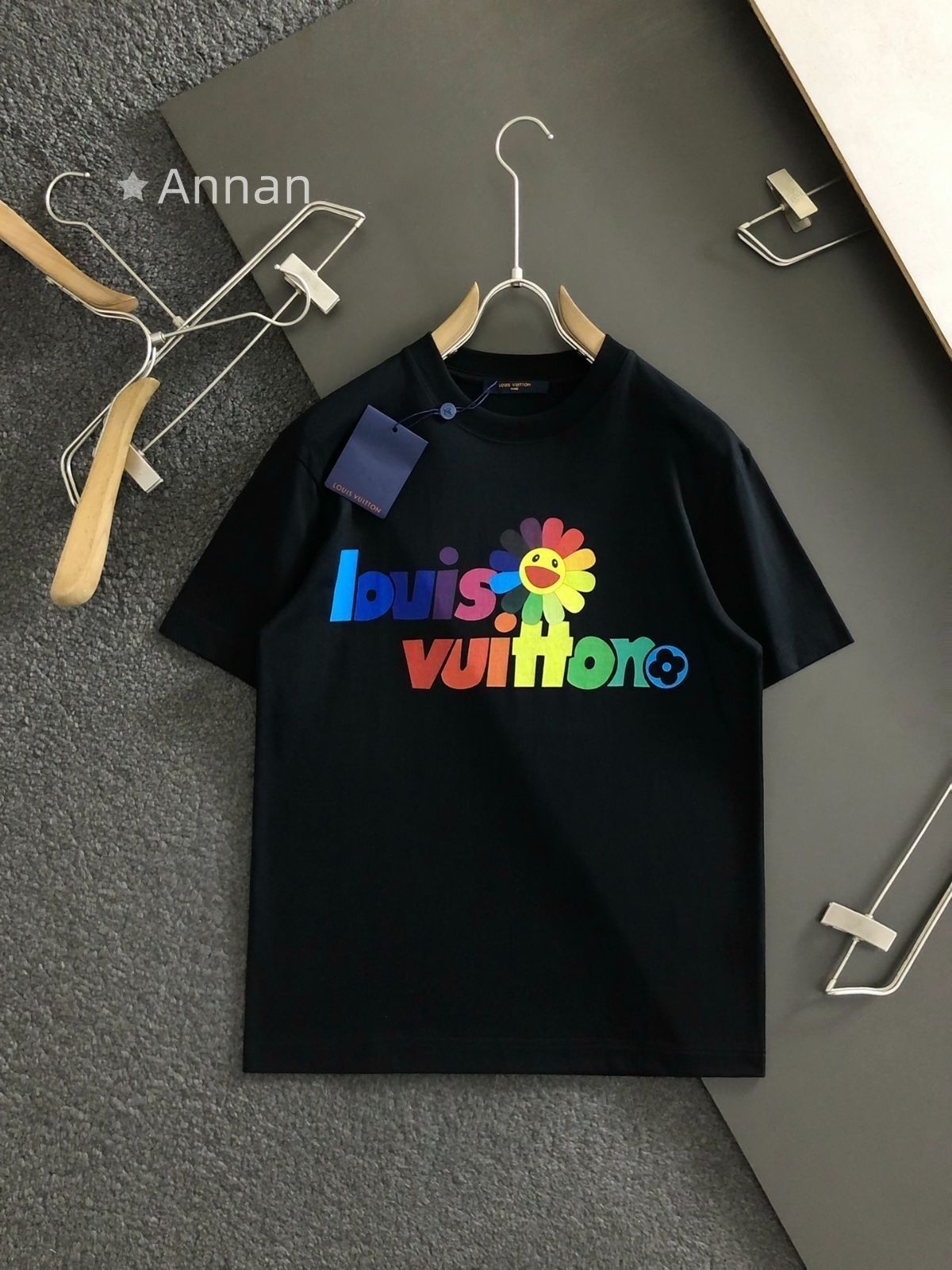 【美品】 LOUIS VUITTONルイヴィトン メンズ Tシャツ 人気モデル 送料無料