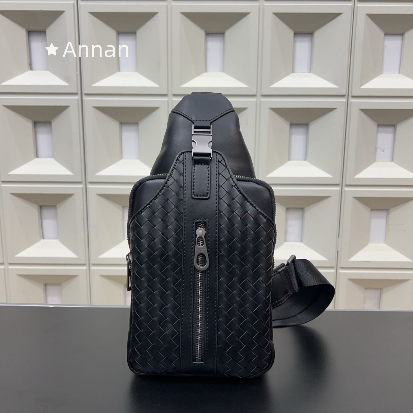 状態良 メンズ Bottega Veneta ボッテガヴェネタ ボディーバッグ